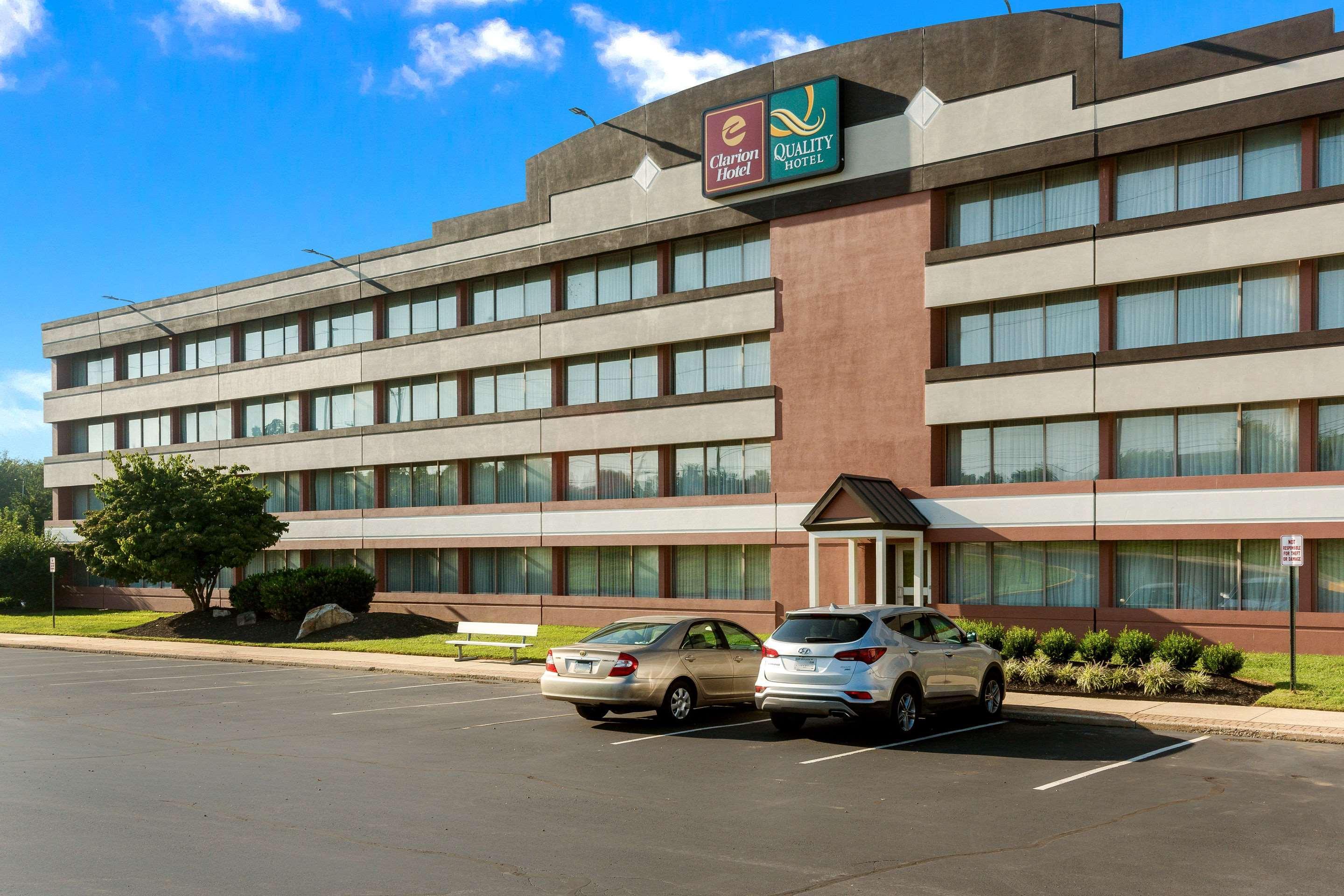 Exton Hotel And Conference Center Luaran gambar